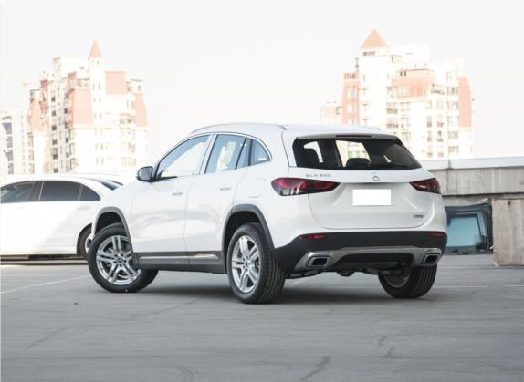 奔驰GLA 2023款 GLA 200 外观   斜后