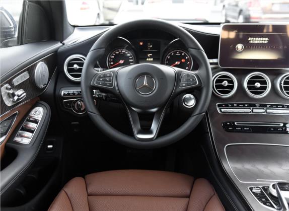 奔驰GLC 2016款 GLC 300 4MATIC 豪华型 中控类   驾驶位