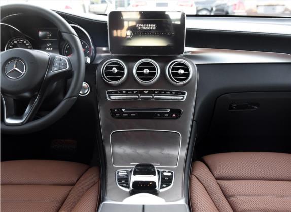 奔驰GLC 2016款 GLC 300 4MATIC 豪华型 中控类   中控台