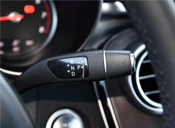 奔驰GLC 2016款 GLC 300 4MATIC 豪华型 中控类   挡把