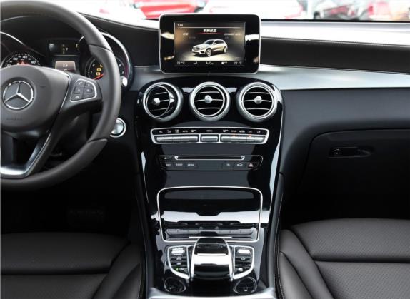 奔驰GLC 2016款 GLC 200 4MATIC 中控类   中控台