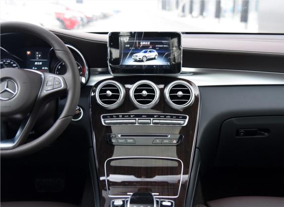奔驰GLC 2016款 GLC 260 4MATIC 动感型 中控类   中控台