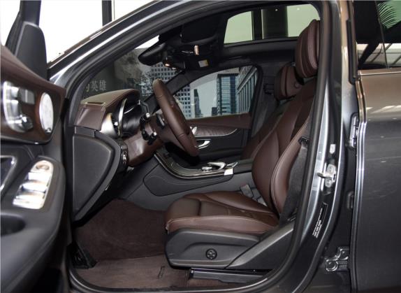 奔驰GLC 2016款 GLC 300 4MATIC 动感型 车厢座椅   前排空间