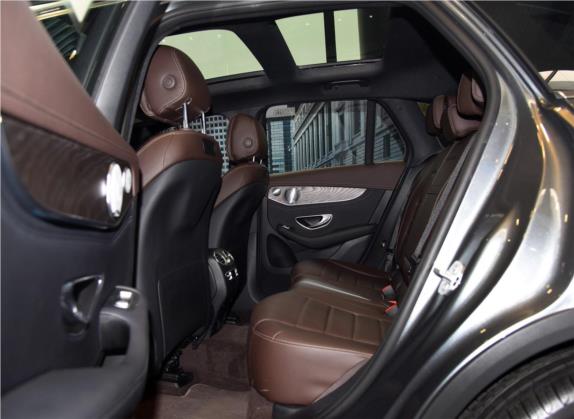 奔驰GLC 2016款 GLC 300 4MATIC 动感型 车厢座椅   后排空间