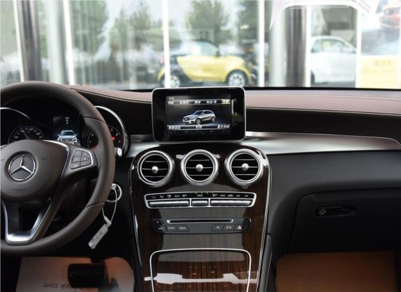 奔驰GLC 2017款 GLC 260 4MATIC 豪华型 中控类   中控台