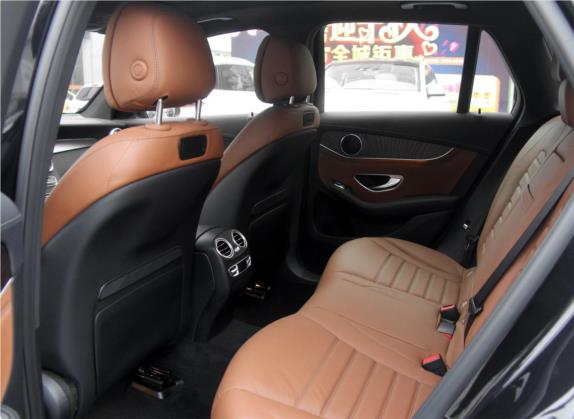 奔驰GLC 2017款 GLC 300 4MATIC 豪华型 车厢座椅   后排空间