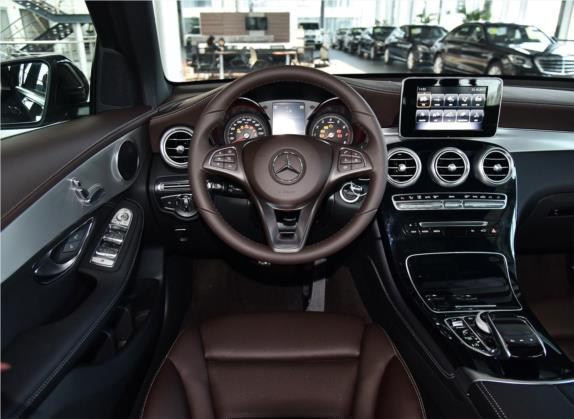 奔驰GLC 2018款 GLC 200 4MATIC 中控类   驾驶位