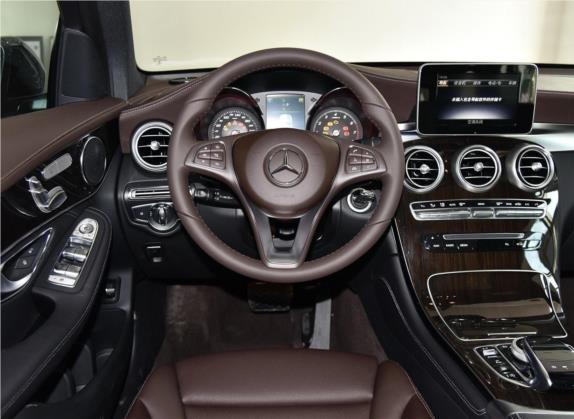 奔驰GLC 2018款 GLC 260 4MATIC 动感型 中控类   驾驶位