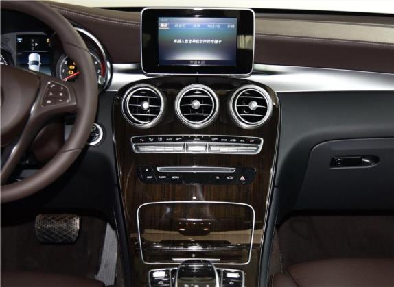 奔驰GLC 2018款 GLC 260 4MATIC 动感型 中控类   中控台