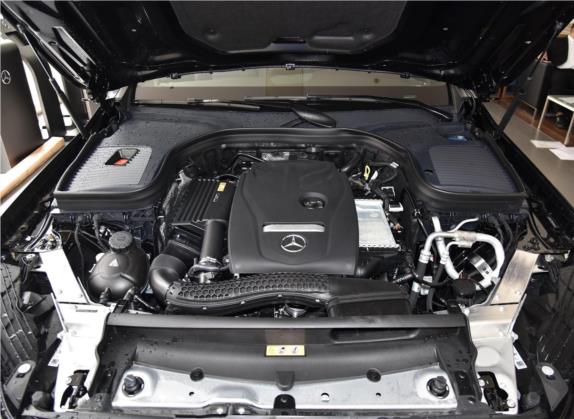 奔驰GLC 2018款 GLC 260 4MATIC 动感型 其他细节类   发动机舱