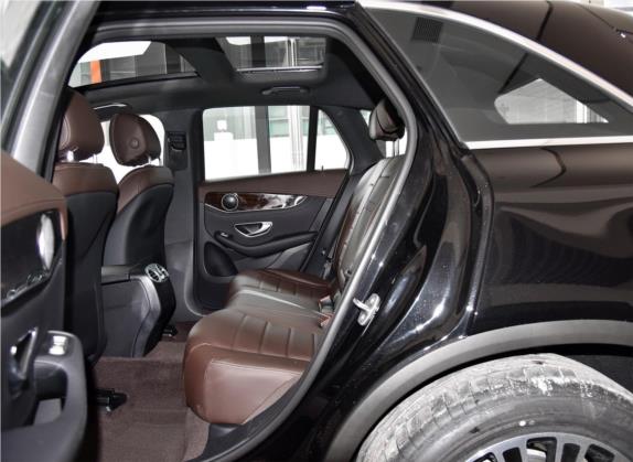 奔驰GLC 2018款 GLC 260 4MATIC 动感型 车厢座椅   后排空间