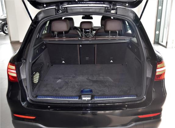 奔驰GLC 2018款 GLC 260 4MATIC 动感型 车厢座椅   后备厢