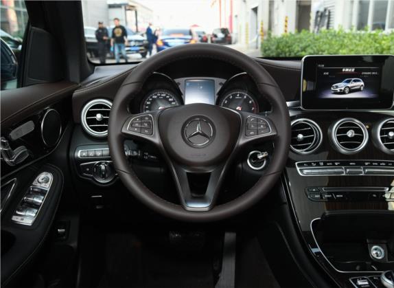 奔驰GLC 2018款 GLC 260 4MATIC 豪华型 中控类   驾驶位