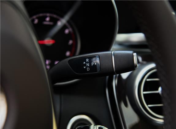 奔驰GLC 2018款 GLC 260 4MATIC 豪华型 中控类   挡把