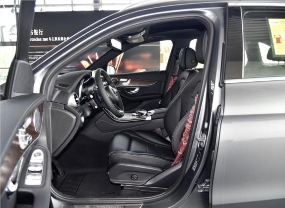 奔驰GLC 2018款 GLC 300 4MATIC 动感型 车厢座椅   前排空间