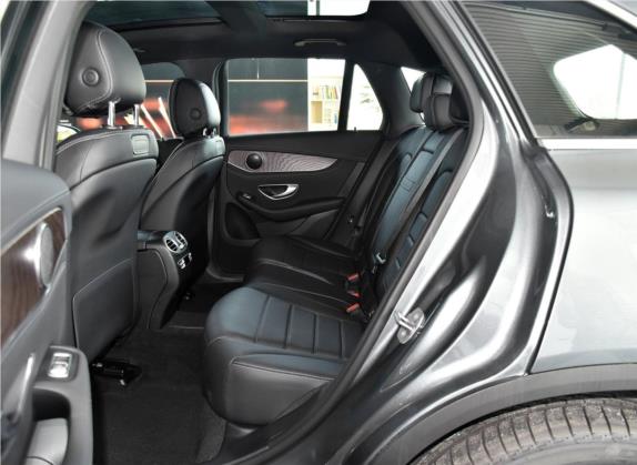 奔驰GLC 2018款 GLC 300 4MATIC 动感型 车厢座椅   后排空间