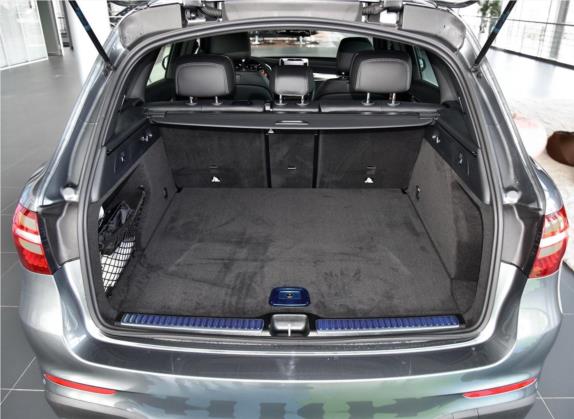 奔驰GLC 2018款 GLC 300 4MATIC 动感型 车厢座椅   后备厢