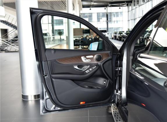 奔驰GLC 2018款 GLC 300 4MATIC 动感型 车厢座椅   前门板