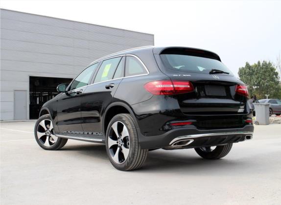 奔驰GLC 2018款 GLC 300 4MATIC 豪华型 外观   斜后