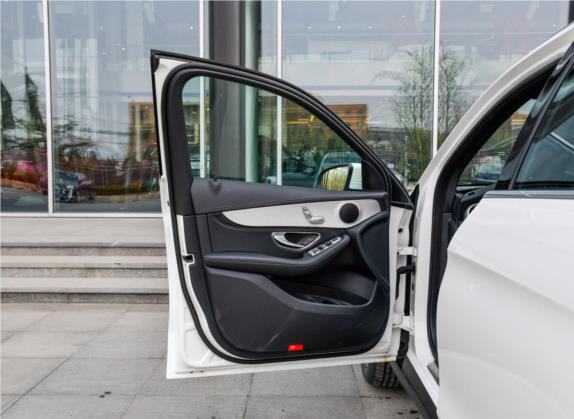 奔驰GLC 2018款 改款 GLC 200 4MATIC 车厢座椅   前门板