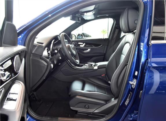 奔驰GLC 2018款 改款 GLC 260 4MATIC 动感型 车厢座椅   前排空间
