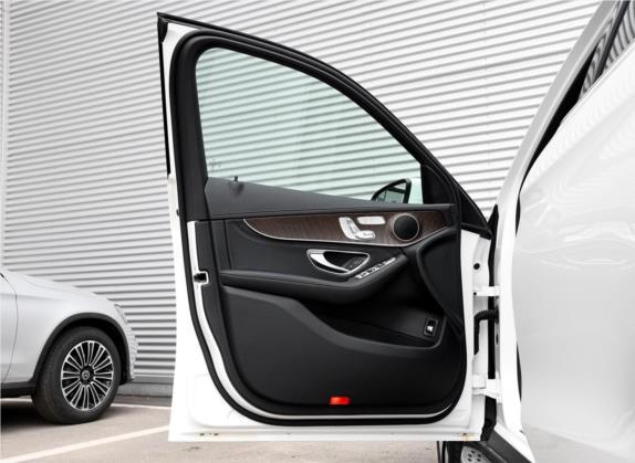 奔驰GLC 2018款 改款 GLC 300 4MATIC 动感型 车厢座椅   前门板