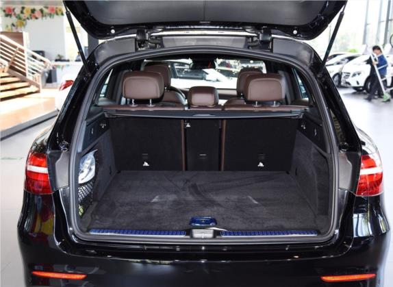 奔驰GLC 2018款 改款 GLC 300 4MATIC 豪华型 车厢座椅   后备厢