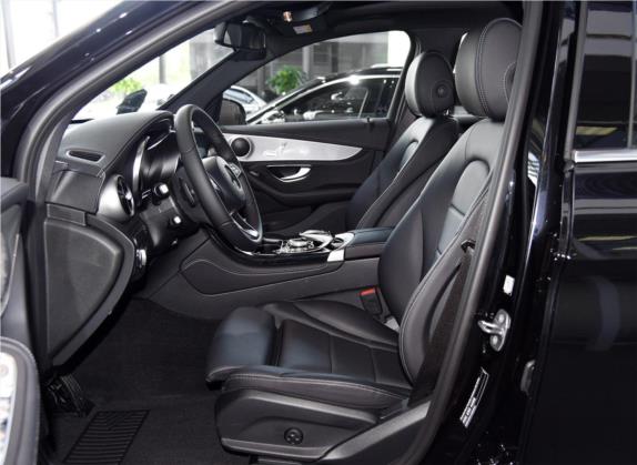 奔驰GLC 2019款 GLC 200 4MATIC 车厢座椅   前排空间