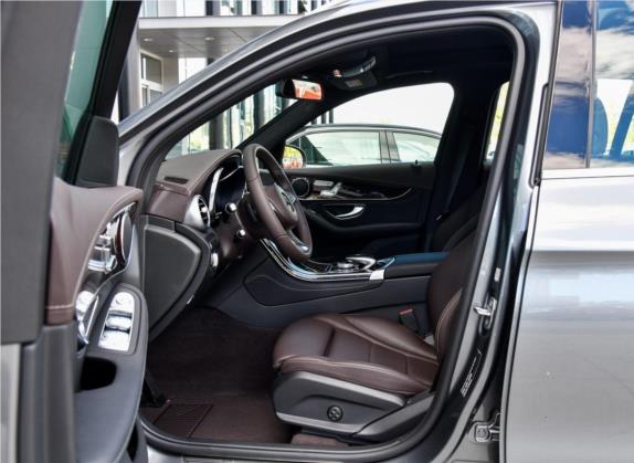奔驰GLC 2019款 GLC 260 4MATIC 动感型 车厢座椅   前排空间