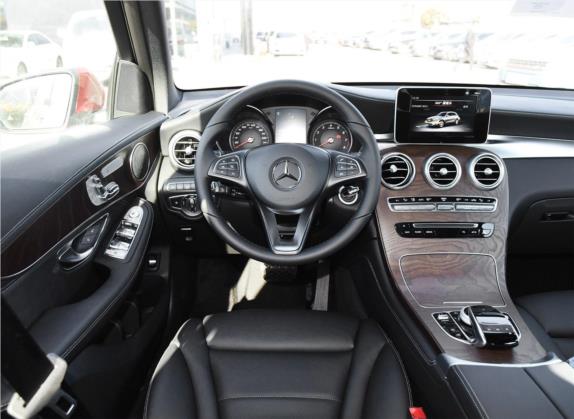 奔驰GLC 2019款 GLC 300 L 4MATIC 动感型 中控类   驾驶位