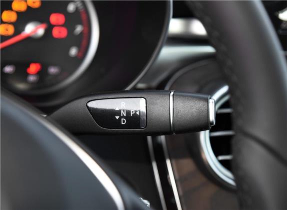 奔驰GLC 2019款 GLC 300 L 4MATIC 动感型 中控类   挡把