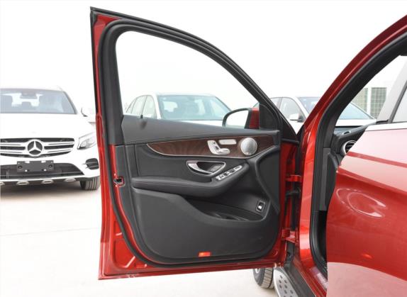 奔驰GLC 2019款 改款 GLC 300 L 4MATIC 动感型 车厢座椅   前门板