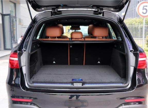 奔驰GLC 2019款 改款 GLC 300 L 4MATIC 豪华型 车厢座椅   后备厢