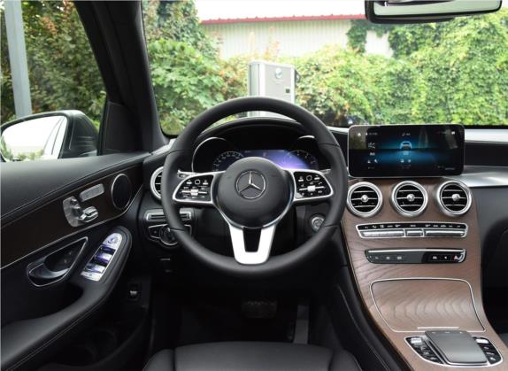 奔驰GLC 2020款 GLC 300 L 4MATIC 动感型 中控类   驾驶位