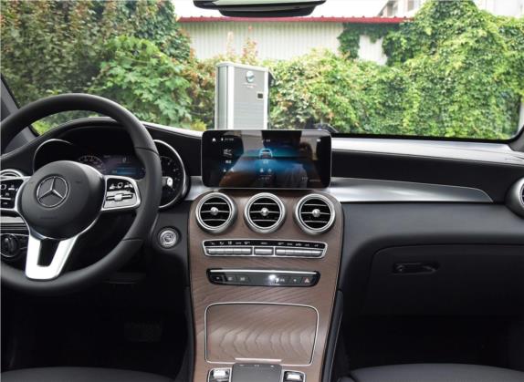 奔驰GLC 2020款 GLC 300 L 4MATIC 动感型 中控类   中控台
