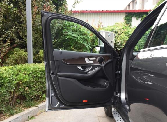 奔驰GLC 2020款 GLC 300 L 4MATIC 动感型 车厢座椅   前门板
