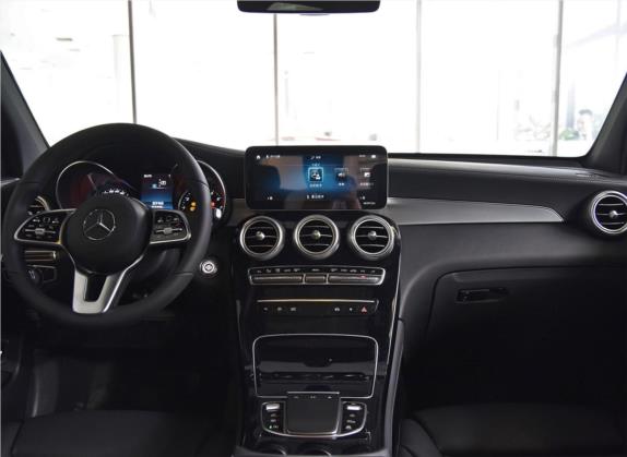奔驰GLC 2020款 GLC 260 L 4MATIC 动感型 中控类   中控台