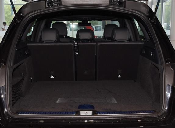 奔驰GLC 2020款 GLC 260 L 4MATIC 动感型 车厢座椅   后备厢
