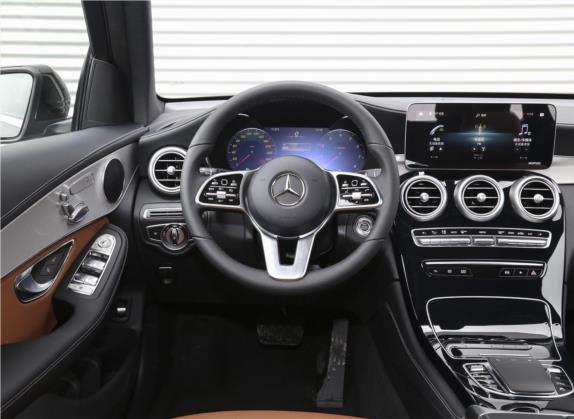 奔驰GLC 2020款 改款 GLC 260 L 4MATIC 动感型 中控类   驾驶位