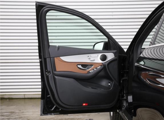奔驰GLC 2020款 改款 GLC 260 L 4MATIC 动感型 车厢座椅   前门板