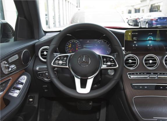 奔驰GLC 2020款 改款 GLC 300 L 4MATIC 动感型 中控类   驾驶位