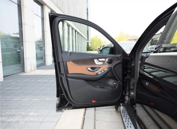 奔驰GLC 2020款 改款 GLC 300 L 4MATIC 动感型 车厢座椅   前门板