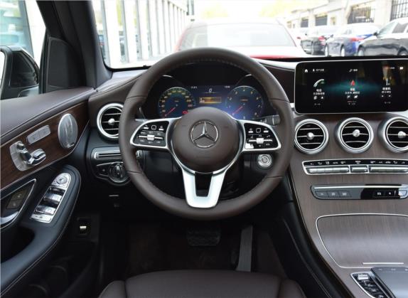 奔驰GLC 2020款 改款 GLC 300 L 4MATIC 豪华型 中控类   驾驶位