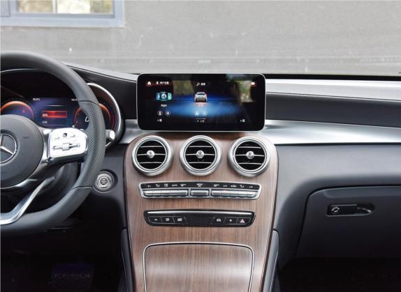 奔驰GLC 2020款 改款 GLC 300 L 4MATIC AMG-Line 中控类   中控台