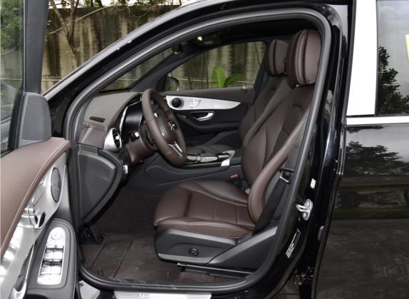 奔驰GLC 2021款 GLC 260 L 4MATIC 动感型 车厢座椅   前排空间
