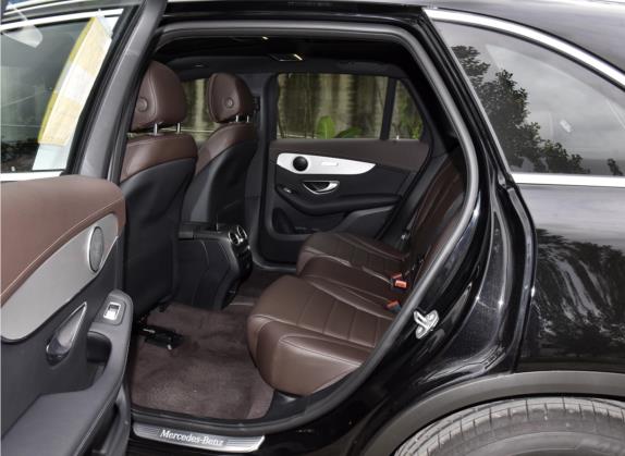 奔驰GLC 2021款 GLC 260 L 4MATIC 动感型 车厢座椅   后排空间