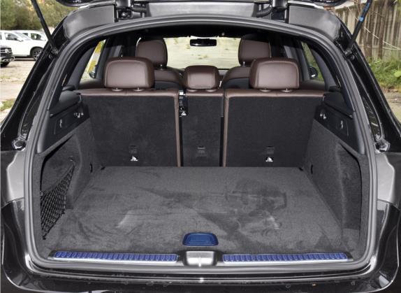 奔驰GLC 2021款 GLC 260 L 4MATIC 动感型 车厢座椅   后备厢