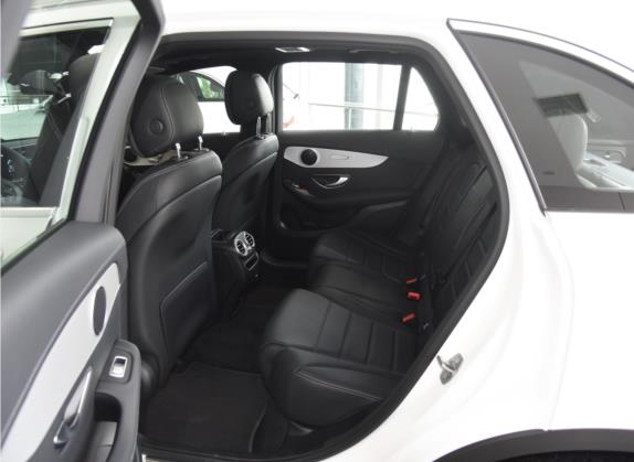 奔驰GLC 2022款 GLC 260 L 4MATIC 动感型 车厢座椅   后排空间
