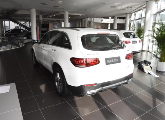 奔驰GLC 2022款 GLC 260 L 4MATIC 动感型 外观   斜后