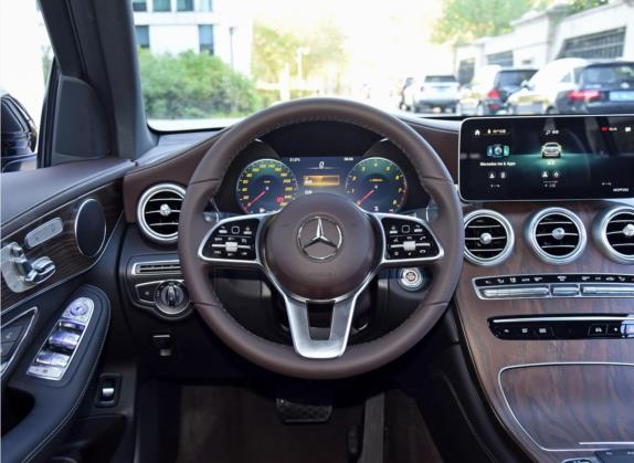 奔驰GLC 2022款 GLC 260 L 4MATIC 豪华型 中控类   驾驶位
